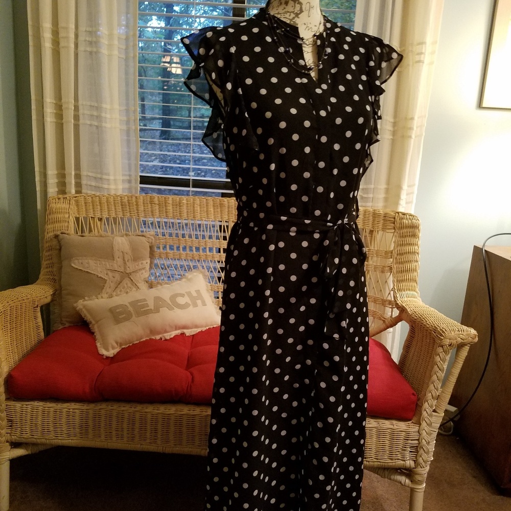 Beautiful Who What Wear black polka dot maxi dress